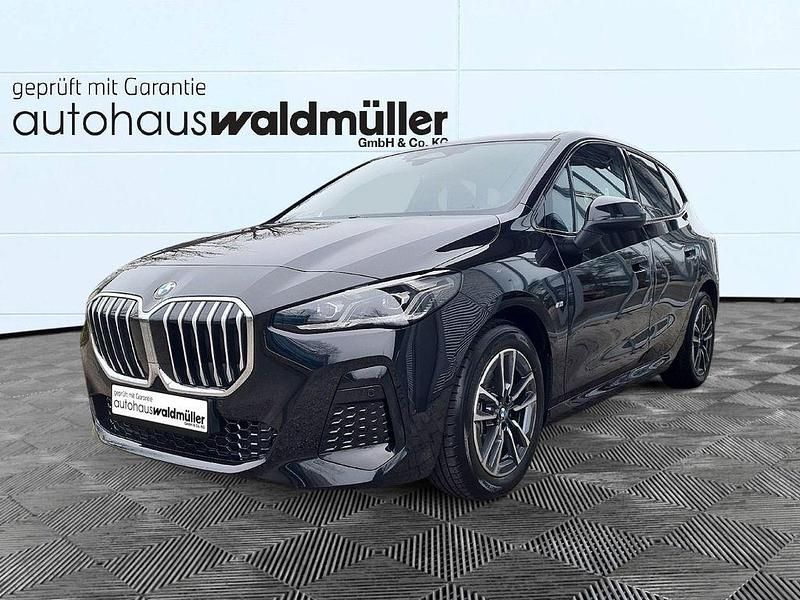 Schwarz Gebraucht 2025 BMW 220 Active Tourer Luxury Line Van / Kleinbus | 33.901 € (Fairer Preis) - Bild 1/4