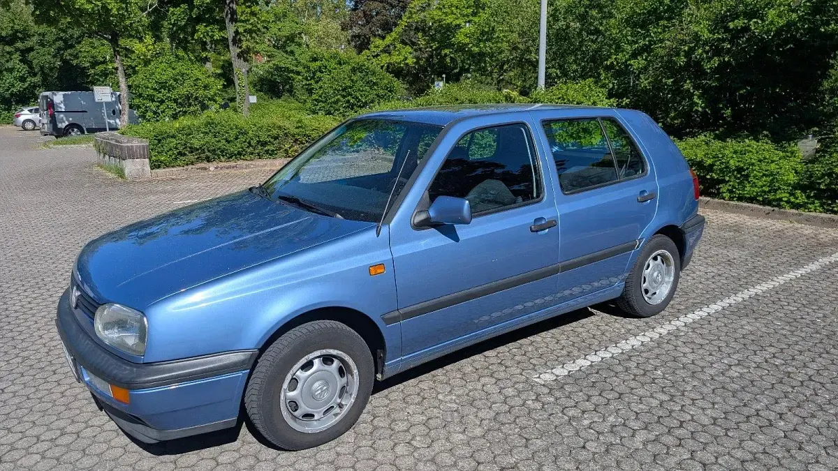 Gebraucht VW Golf III 90 PS (66 kW) 1994 Blau Kleinwagen
