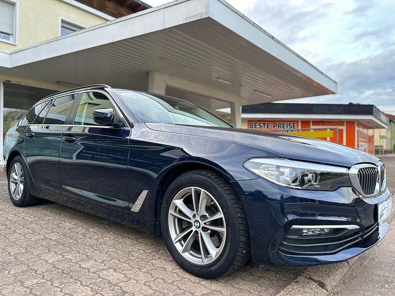 Blau Gebraucht 2020 BMW 518 Performance Kombi | 21.890 € (Etwas zu teuer) - Bild 1/4