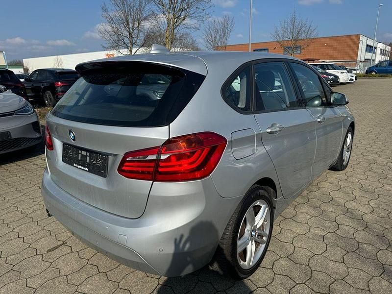 Gebraucht BMW 216 Active Tourer 116 PS (85 kW) 2018 Silber Van / Kleinbus