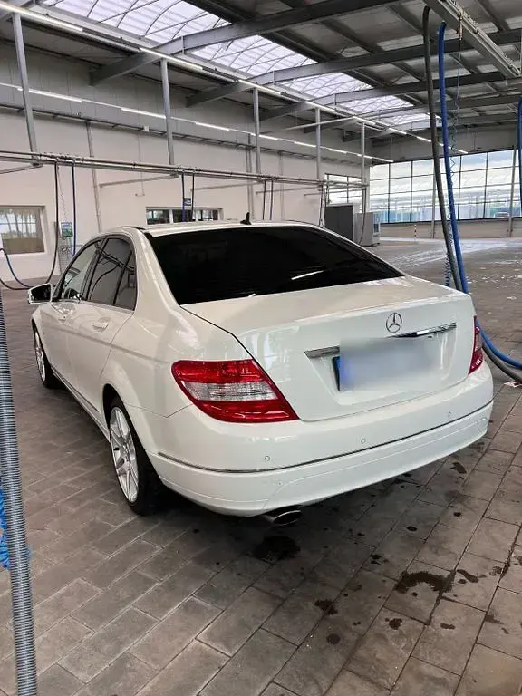 Gebraucht Mercedes C200 184 PS (135 kW) 2009 Weiß Limousine