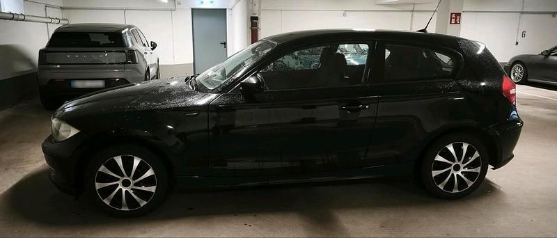 Gebraucht BMW 118 143 PS (105 kW) 2007 Schwarz Kleinwagen