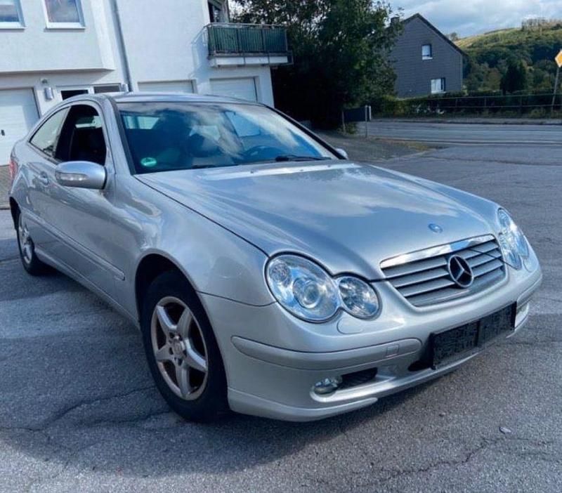 Silber Gebraucht 2003 Mercedes C200 Coupé | 2.750 € (Fairer Preis) - Bild 1/4