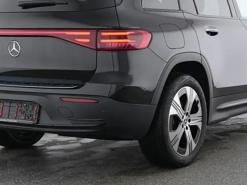 Second-hand Mercedes EQB250+ Night 139 kW (190 CP) 2025 Negru SUV