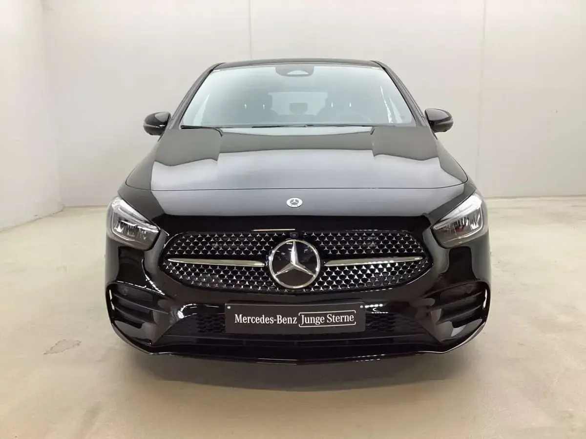 Gebraucht Mercedes B180 AMG 136 PS (100 kW) 2025 Unilack nachtschwarz Kleinwagen