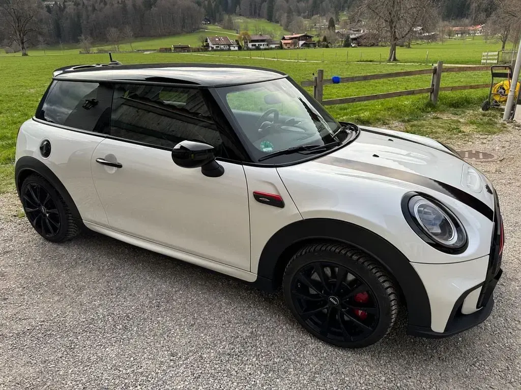 Gebraucht Mini John Cooper Works 231 PS (169 kW) 2024 Weiß Kleinwagen