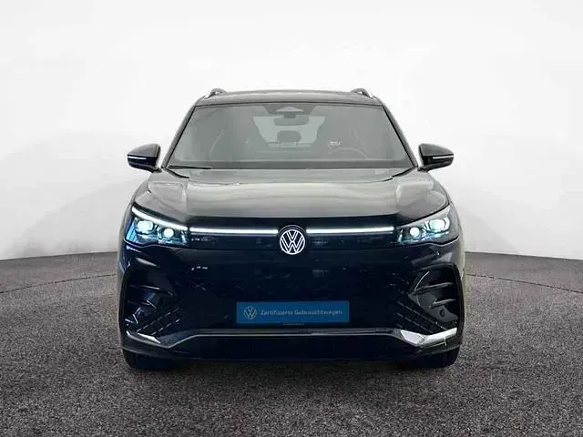 Neu VW Tiguan R-line 150 PS (110 kW) 2026 Silber SUV