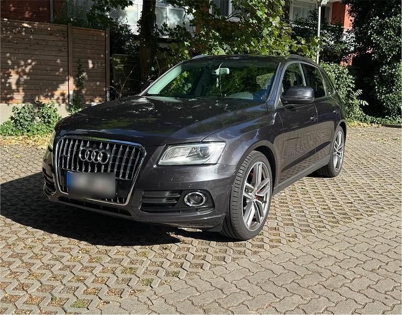 Grau Gebraucht 2013 Audi Q5 SUV | 15.300 € (Fairer Preis) - Bild 1/4