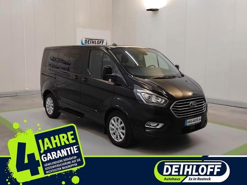 Obsidianschwarz metallic Gebraucht 2023 Ford Tourneo Custom Titanium Kombi | 39.470 € (Fairer Preis) - Bild 1/4