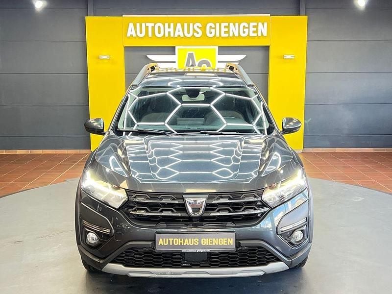 Gebraucht Dacia Jogger Comfort 101 PS (74 kW) 2022 Grau Van / Kleinbus
