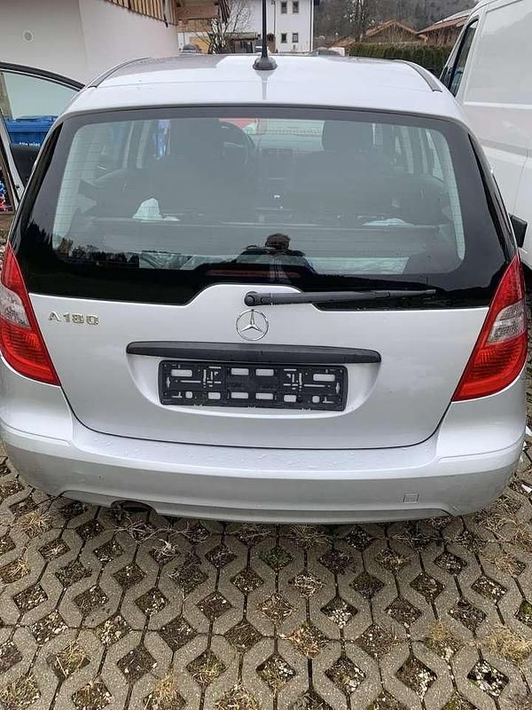 Gebraucht Mercedes A180 116 PS (85 kW) 2011 Grau Kleinwagen