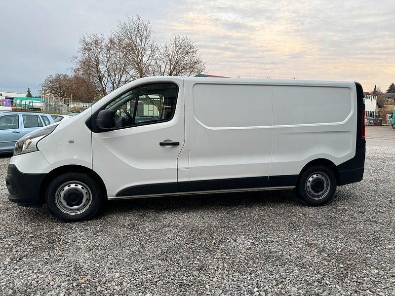 Gebraucht Renault Trafic Komfort 145 PS (106 kW) 2021 Weiß Van / Kleinbus