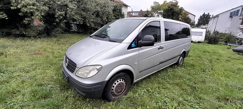 Silber Gebraucht 2005 Mercedes Vito Van / Kleinbus | 11.450 € - Bild 1/4