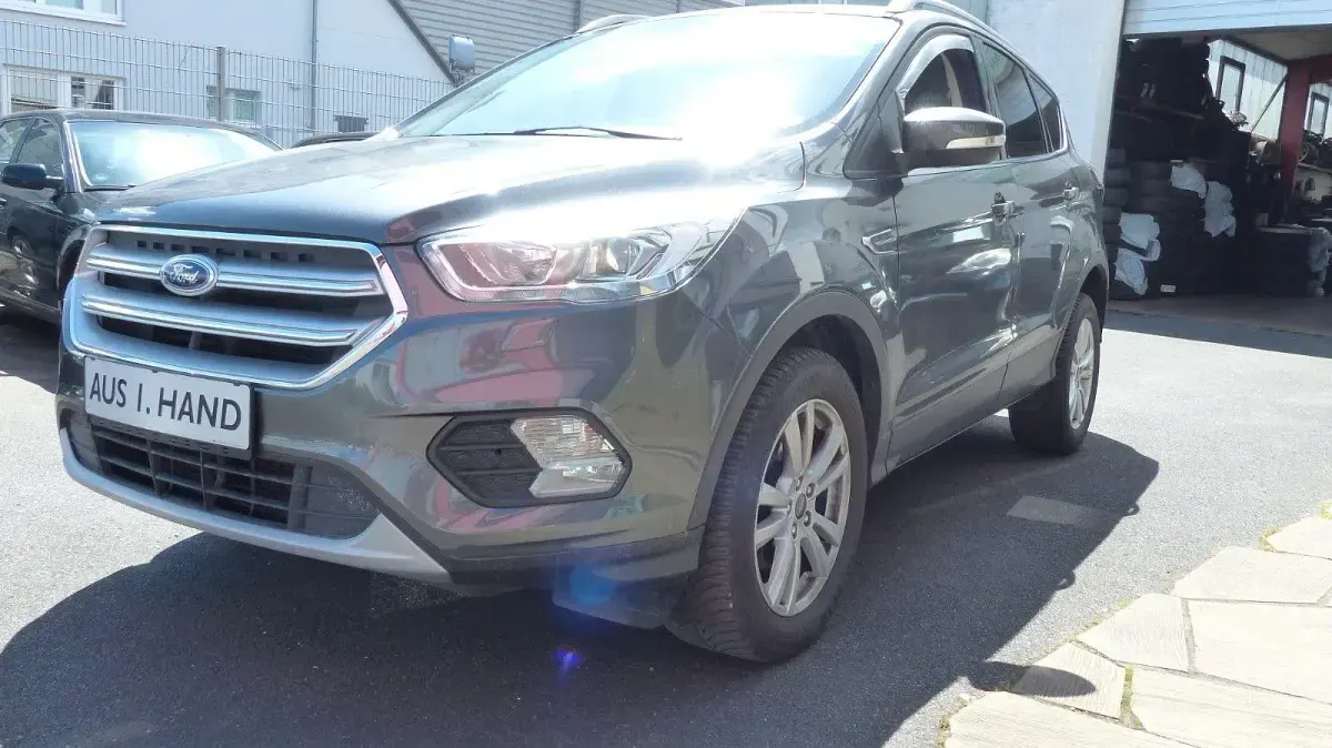 Gebraucht Ford Kuga Cool & Connect 120 PS (88 kW) 2018 Grau SUV