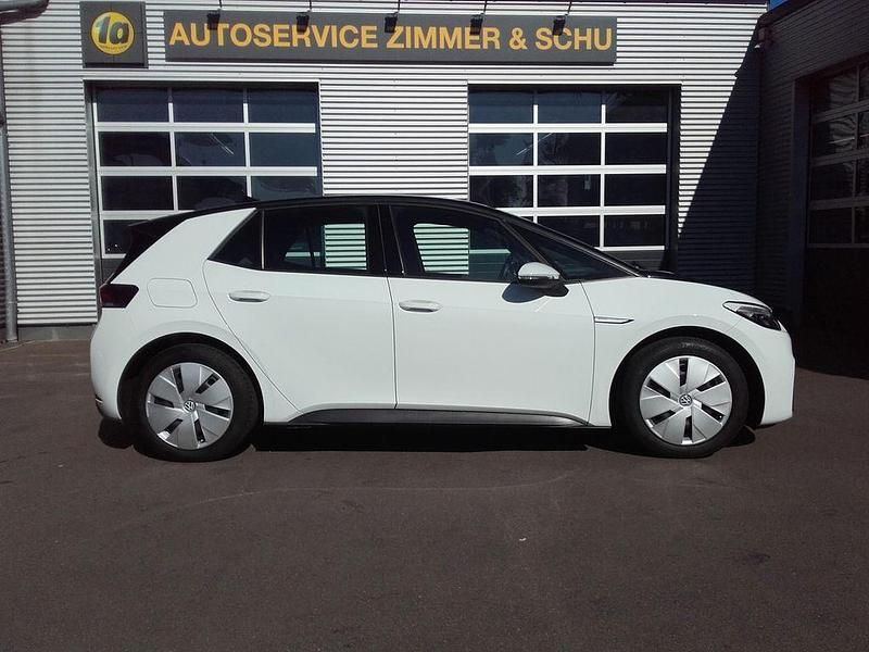 Weiß Gebraucht 2021 VW ID.3 Pro Performance Kleinwagen | 20.900 € (Fairer Preis) - Bild 1/4