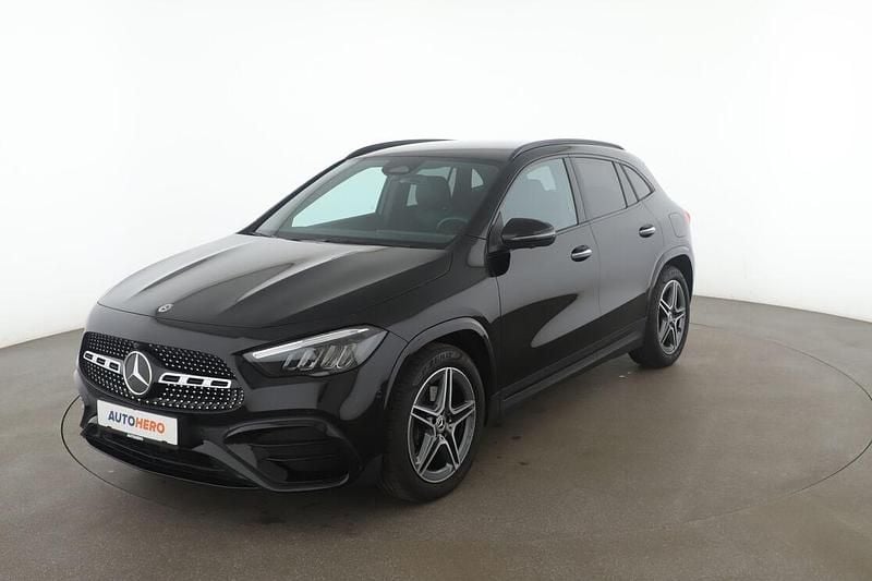 Schwarz Gebraucht 2024 Mercedes GLA200 AMG line SUV | 36.790 € - Bild 1/3
