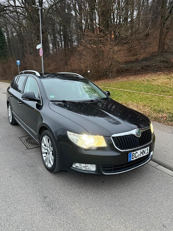 Gebraucht Skoda Superb 170 PS (125 kW) 2012 Schwarz Kombi