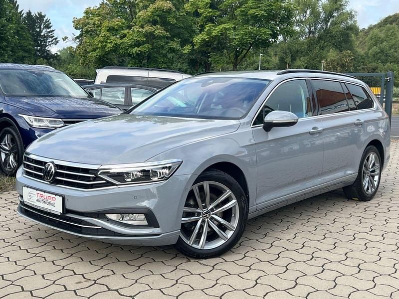 Mondsteingrau Gebraucht 2023 VW Passat Kombi | 30.700 € (Fairer Preis) - Bild 1/4