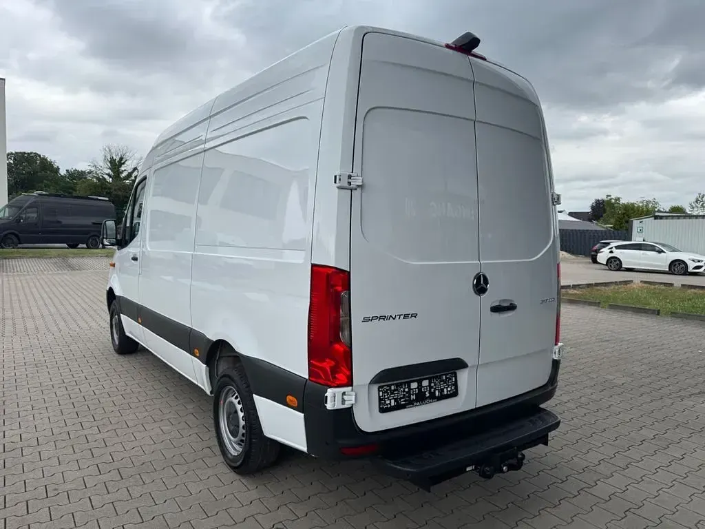 Gebraucht Mercedes Sprinter 170 PS (125 kW) 2024 Weiß Van