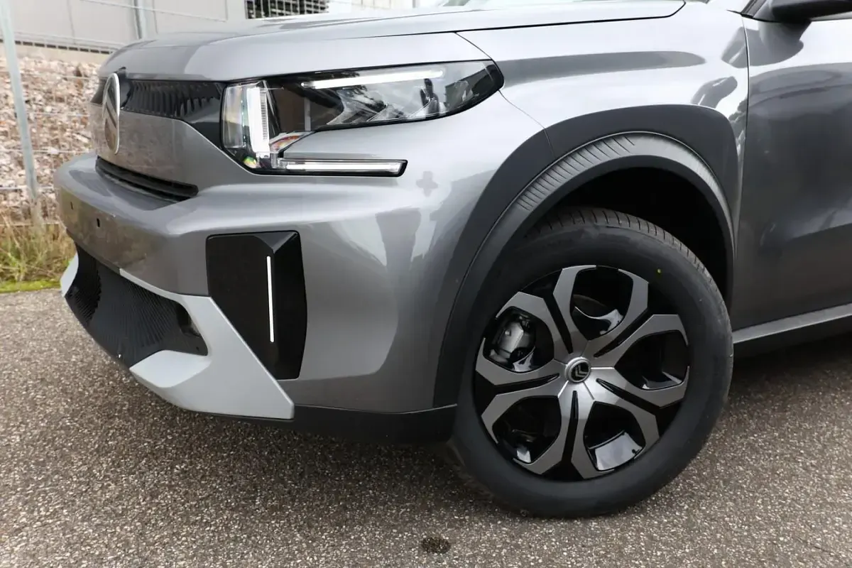 Neu Citroën C3 Aircross 144 PS (105 kW) 2026 Mercuregrau metallic mercuregrau metallic SUV