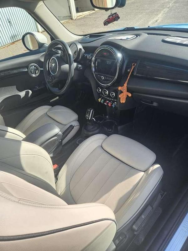 Second-hand Mini Cooper D 116 CP (85 kW) 2018 Albastru Hatchback