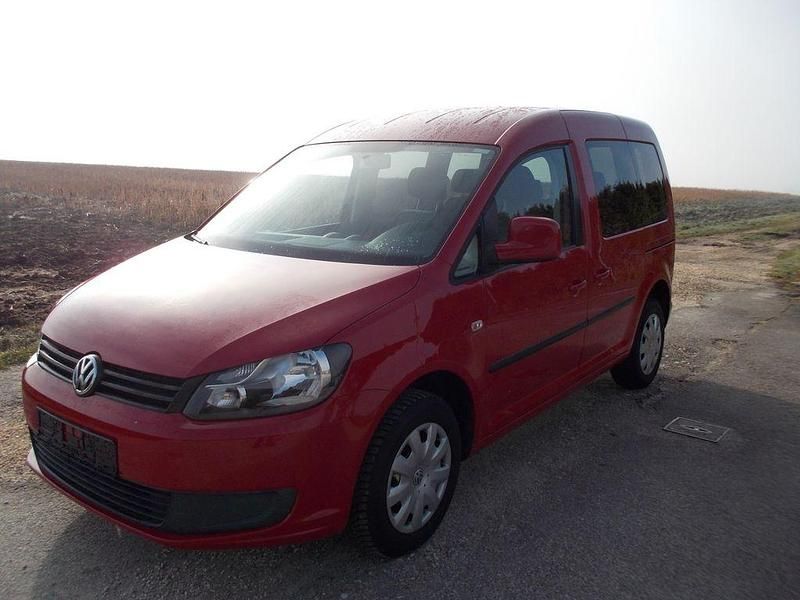 Gebraucht VW Caddy Trendline 86 PS (63 kW) 2011 Rot Van / Kleinbus