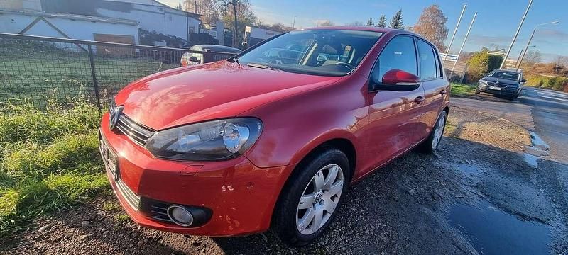 Gebraucht VW Golf VI Team 86 PS (63 kW) 2010 Rot Kleinwagen