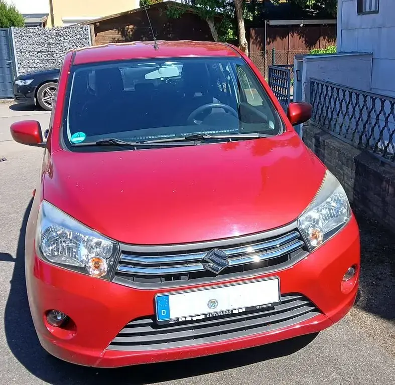 Gebraucht Suzuki Celerio Basic 68 PS (50 kW) 2016 Rot Kleinwagen
