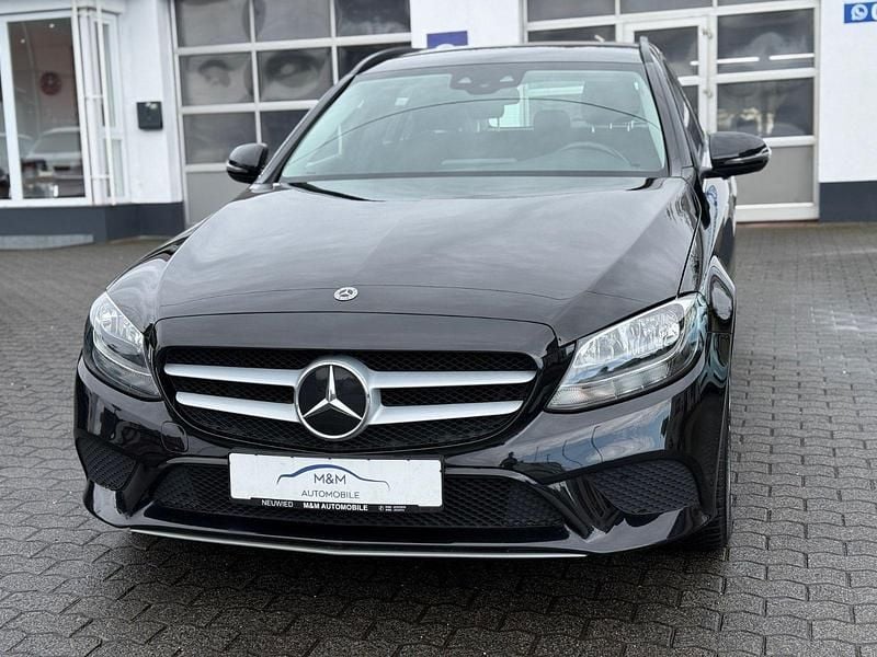 Gebraucht Mercedes C220 194 PS (142 kW) 2021 Schwarz Kombi
