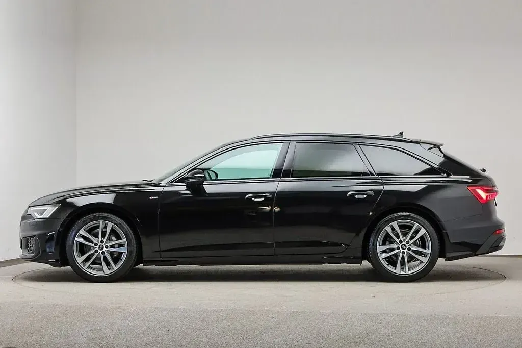 Gebraucht Audi A6 Design 204 PS (150 kW) 2025 Mythosschwarz metallic Kombi