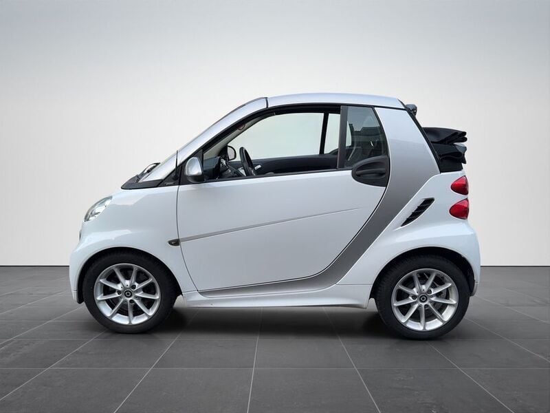 Gebraucht Smart ForTwo Cabrio Passion 71 PS (52 kW) 2012 Weiß Cabrio