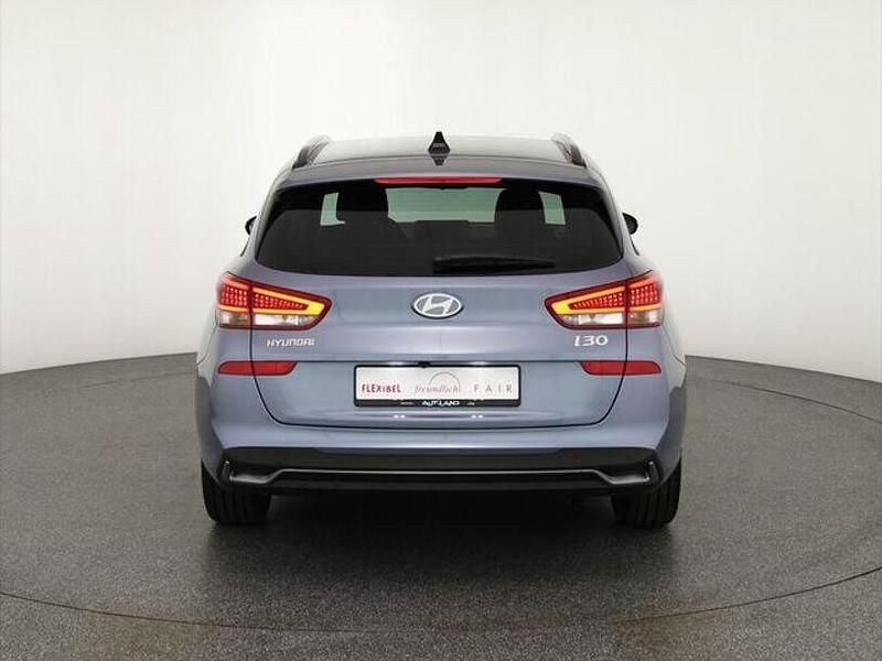 Neu Hyundai i30 140 PS (102 kW) 2025 Blau Kombi