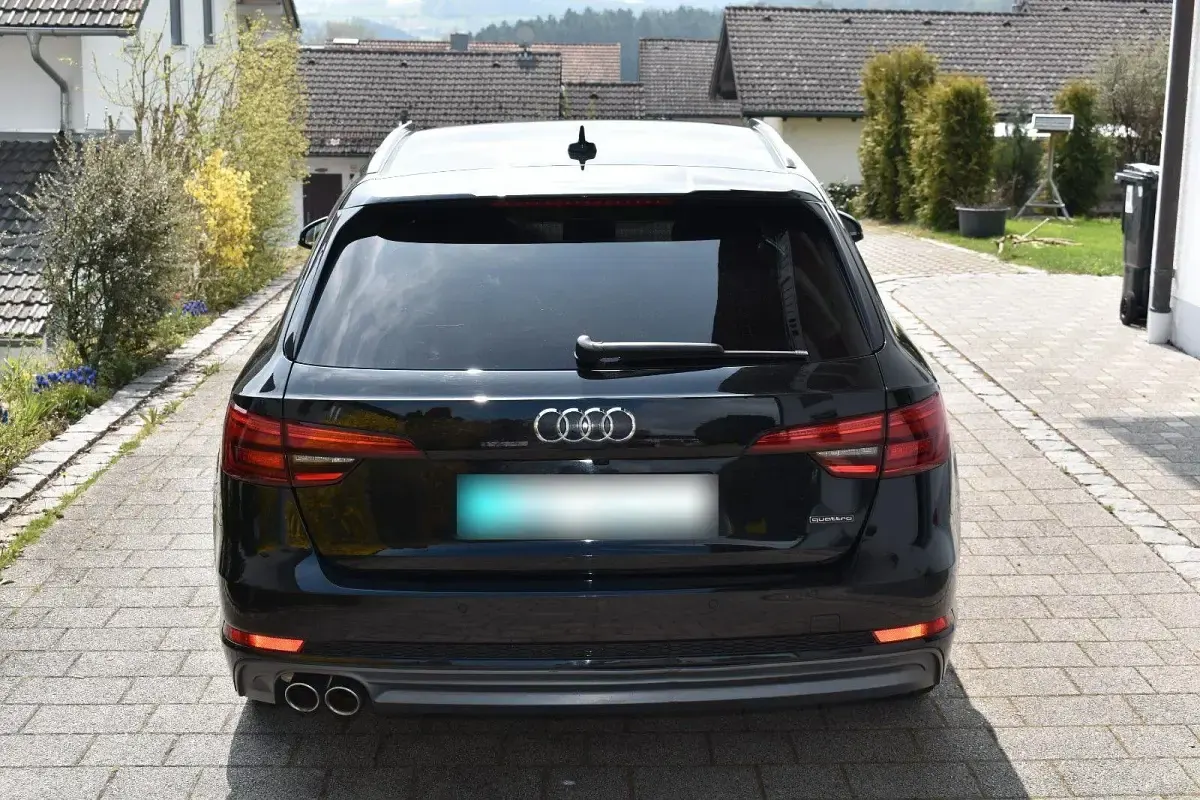 Second-hand Audi A4 S-Line 272 CP (200 kW) 2017 Negru Break