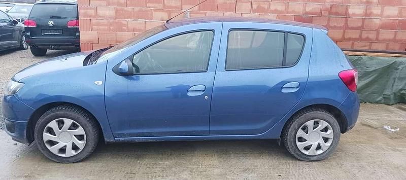 Persisch blau Gebraucht 2013 Dacia Sandero Lauréate Kleinwagen | 1.999 € - Bild 1/3