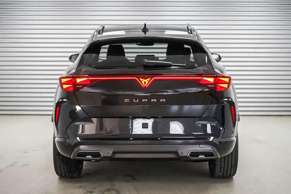Neu Cupra Formentor 150 PS (110 kW) 2026 Midnight black metallic (0e) SUV