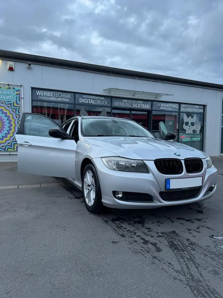 Gebraucht BMW 320 184 PS (135 kW) 2011 Silber Kombi