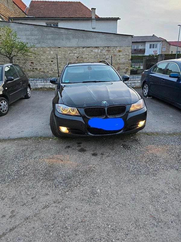 Gebraucht BMW 320 177 PS (130 kW) 2008 Schwarz Kombi