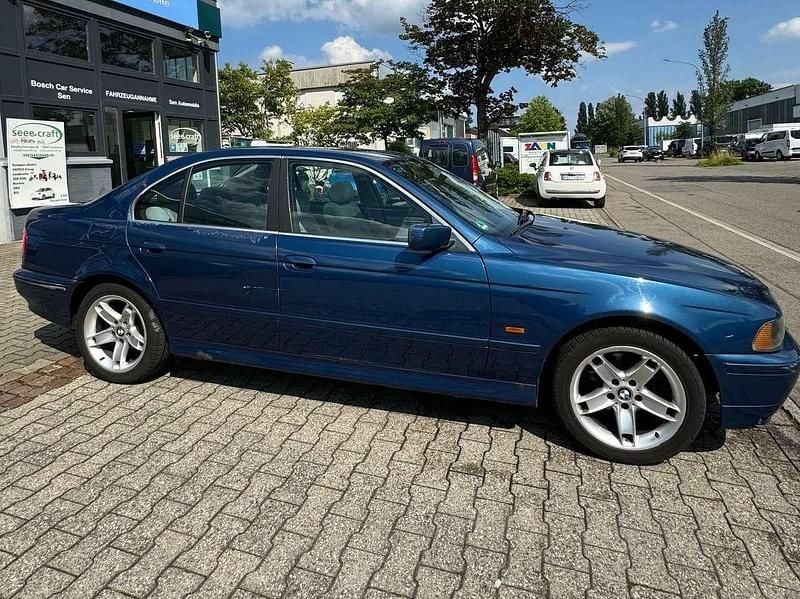 Blau Gebraucht 2001 BMW 520 Limousine | 2.500 € (Fairer Preis) - Bild 1/4
