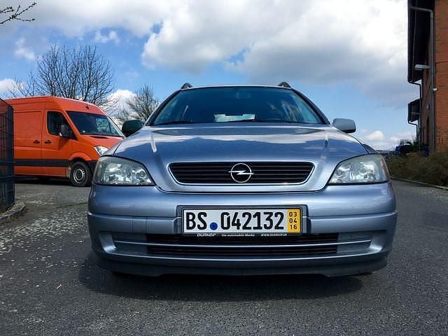Grau Gebraucht 1998 Opel Astra Kombi | 1.500 € - Bild 1/4