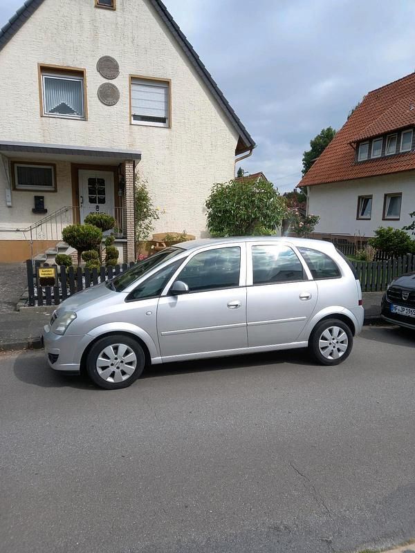 Silber Gebraucht 2008 Opel Meriva Van / Kleinbus | 1.600 € (Fairer Preis) - Bild 1/4