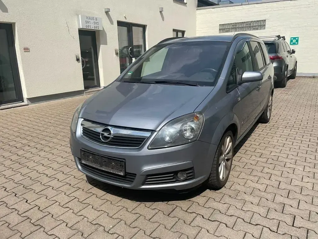 Gebraucht Opel Zafira Edition 140 PS (102 kW) 2005 Silber Van / Kleinbus