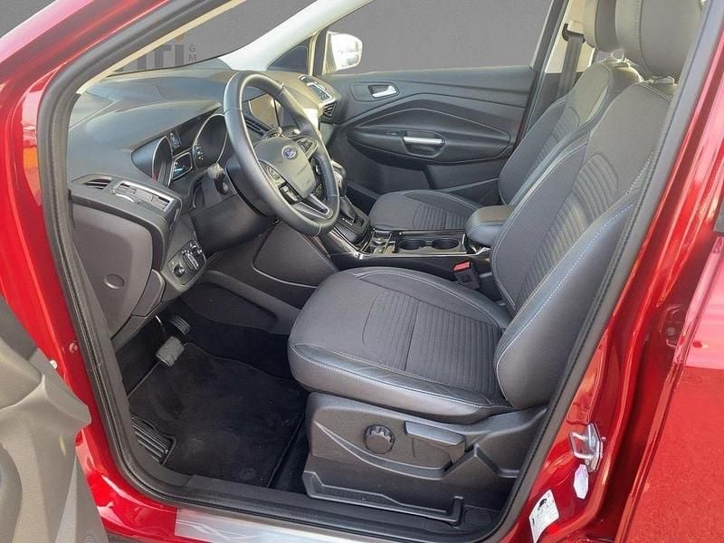 Gebraucht Ford Kuga Titanium 150 PS (110 kW) 2019 Rot SUV