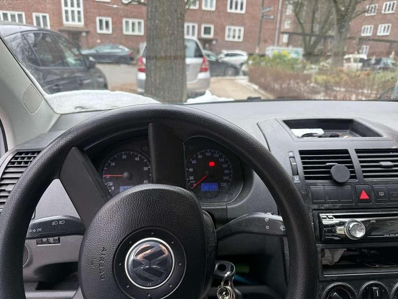 Gebraucht VW Polo 64 PS (47 kW) 2003 Silber Limousine