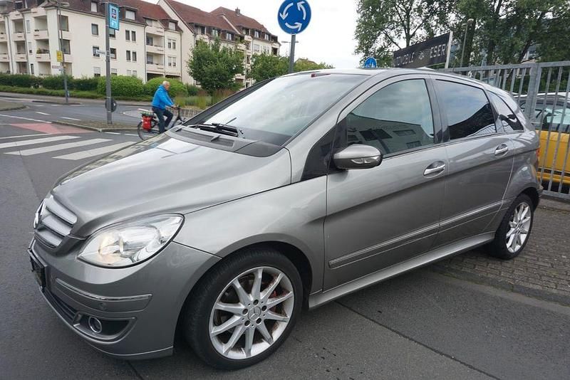 Gebraucht Mercedes B200 136 PS (100 kW) 2006 Grau Van / Kleinbus