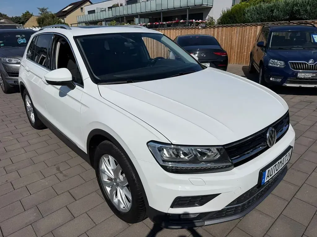 Gebraucht VW Tiguan Highline 150 PS (110 kW) 2020 Weiß SUV