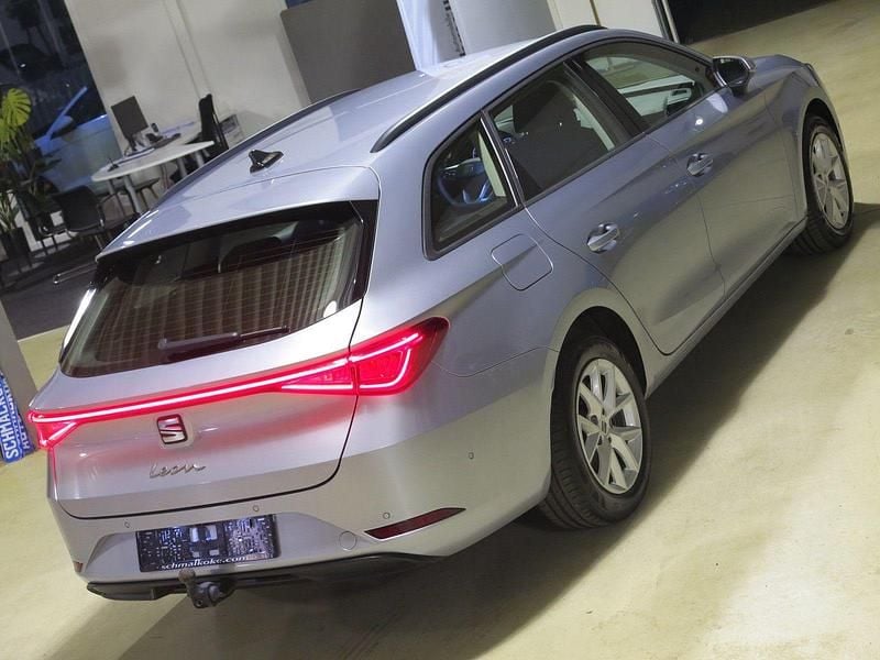 Second-hand Seat Leon Style 150 CP (110 kW) 2023 Argintiu Break