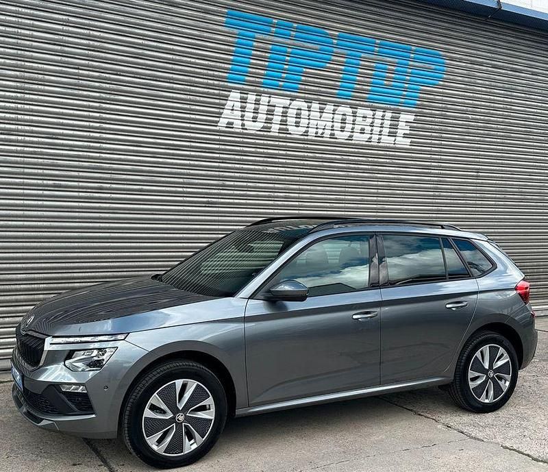 Graphite grey Gebraucht 2024 Skoda Kamiq Selection SUV | 27.500 € (Fairer Preis) - Bild 1/4