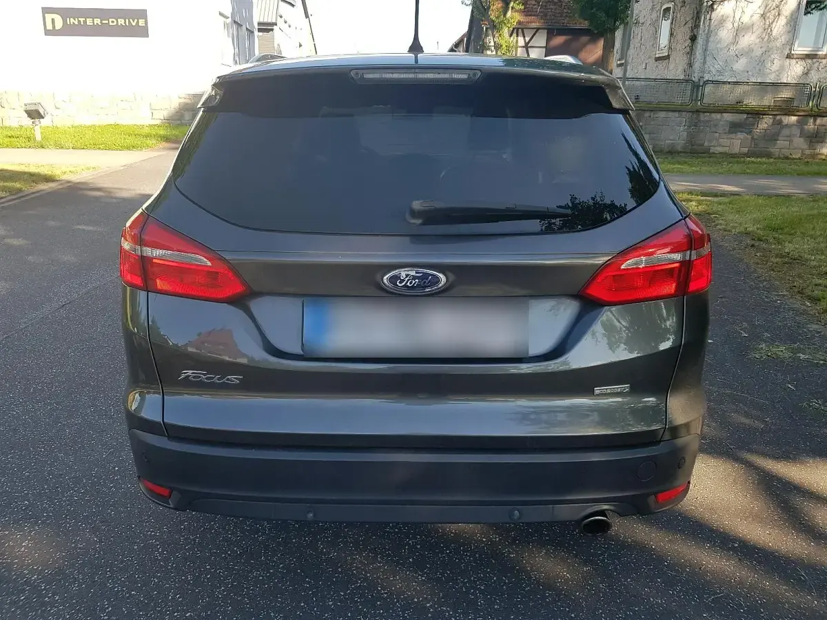 Gebraucht Ford Focus 150 PS (110 kW) 2015 Grau Kombi