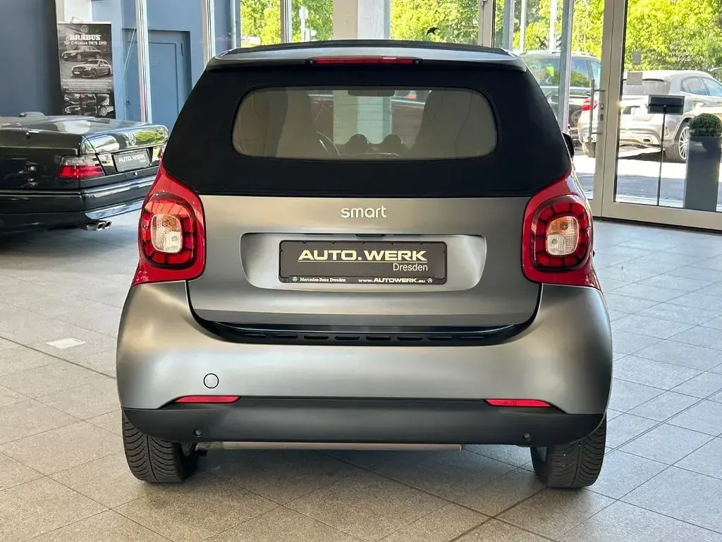 Gebraucht Smart ForTwo Cabrio Passion 90 PS (66 kW) 2018 Titaniagrey Cabrio