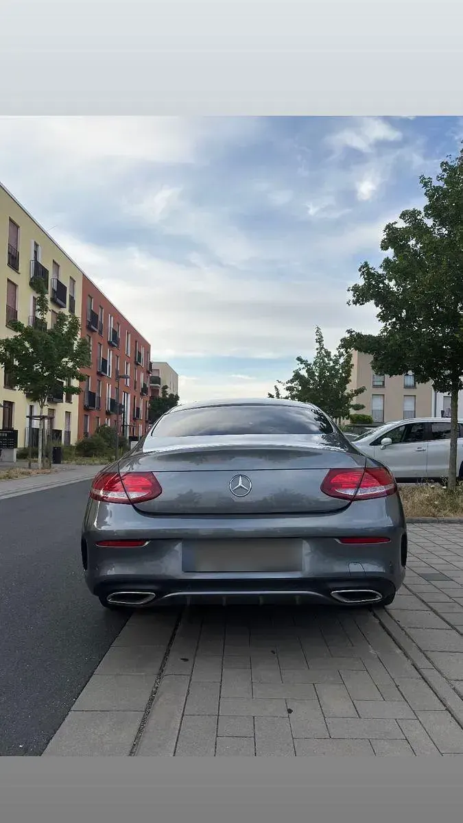 Gebraucht Mercedes E250 AMG line 204 PS (150 kW) 2016 Grau Coupé